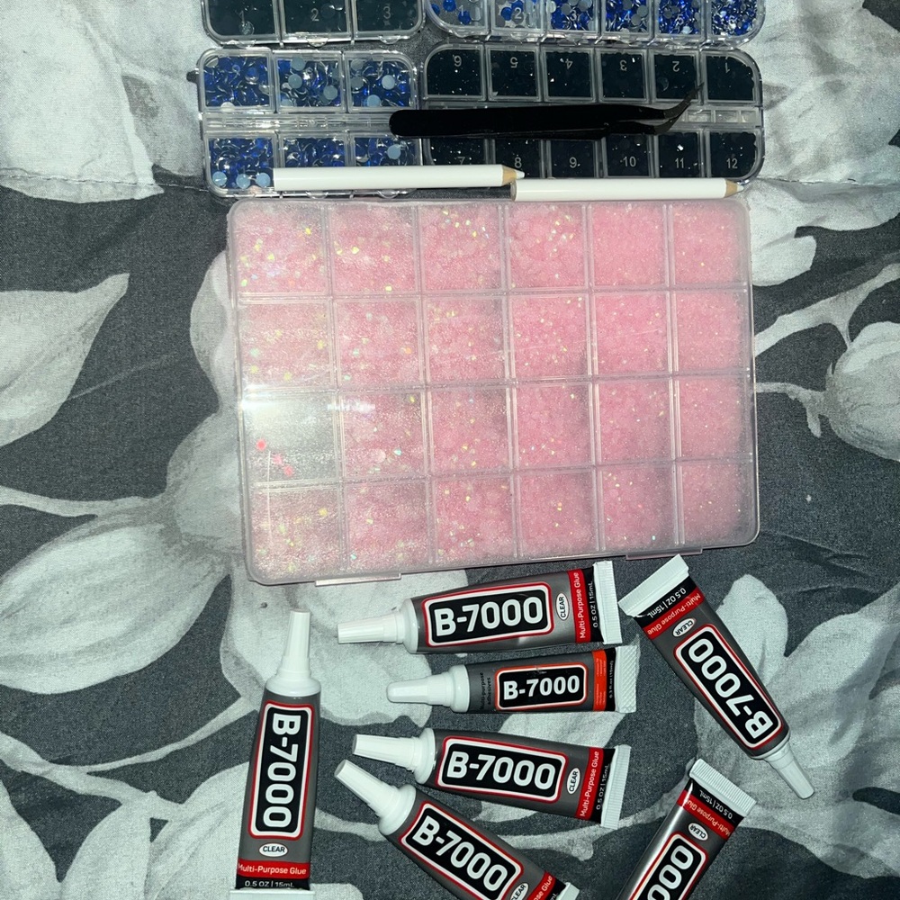 Nail Art Kit with Pink Glitter and B-7000 Adhesive